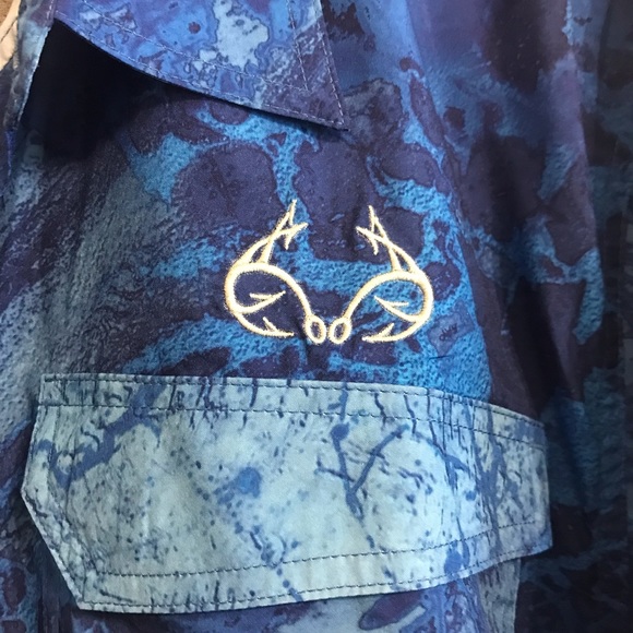 NWT Men’s RealTree S/S Fishing Shirt XXL Multi Blue Color New Free Bottle Opener - Picture 3 of 10